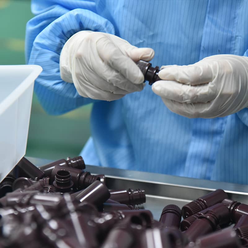 Manual Cap Assembly for Leak-Proof Reagent Bottles